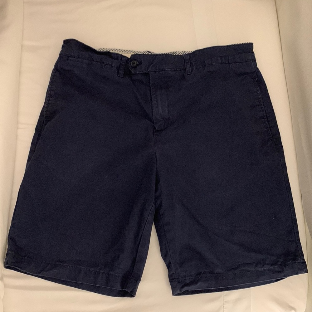 Men’s navy shorts